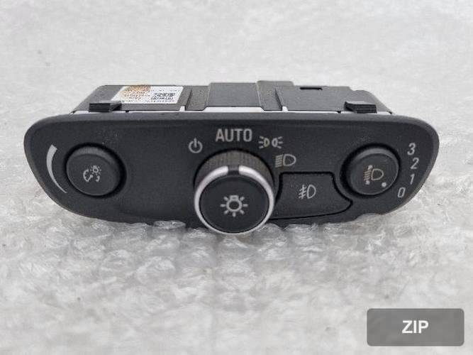 GM Daewoo Trax 2019 — кнопка/переключатель 42550425