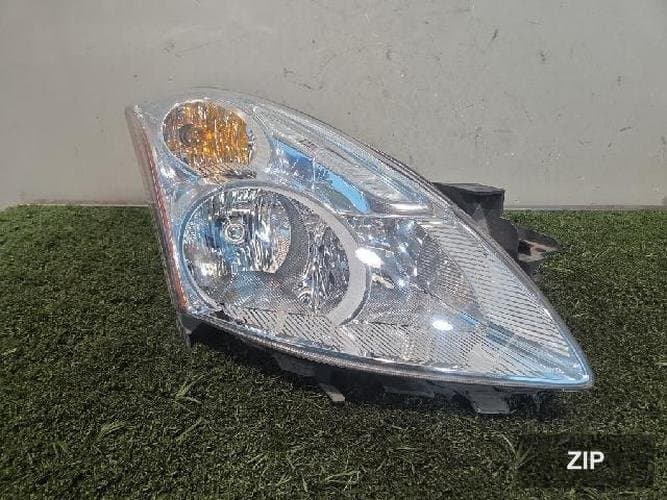 Nissan Altima 2011 — фара правая 26010 ZX00A