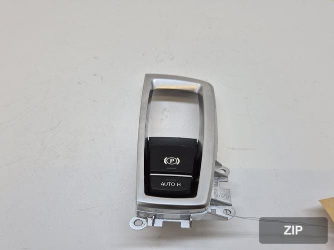 BMW 7 Series 2012 — кнопка/выключатель парковки 9159997