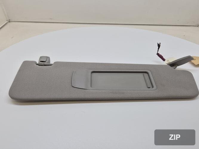 BMW 7 Series 2012 — солнцезащитный козырёк правый 9148982