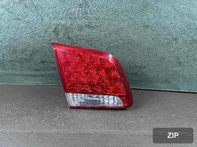 Kia Sorento 2011 — обивка задней двери (левая) 6