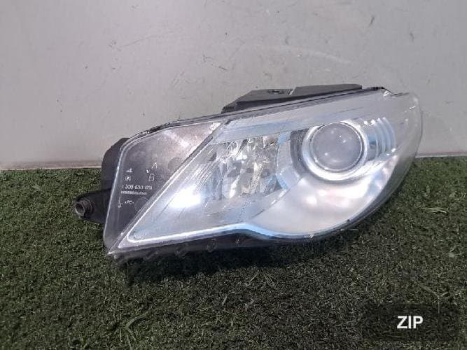 Volkswagen CC 2009 — фара левая HID