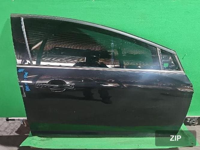 Ford Focus 2013 — передняя дверь правая