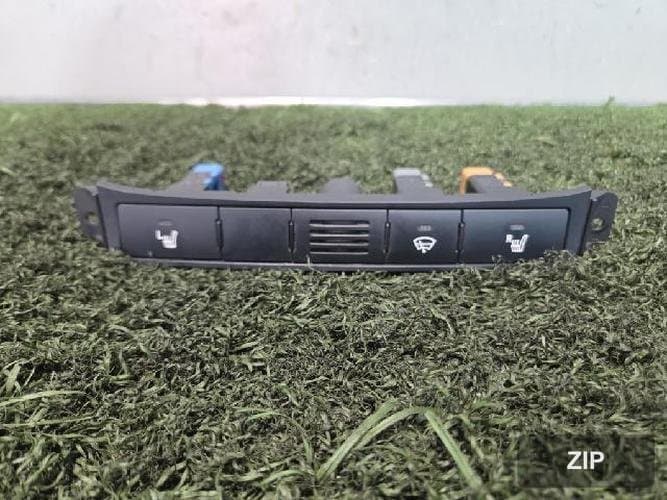 Kia Carnival 2010 — кнопка/выключатель 93700-4D121 6 (тепловой)