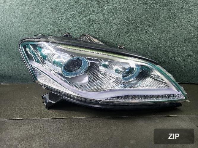 KG Mobility Chairman 2014 — фара передняя правая LED