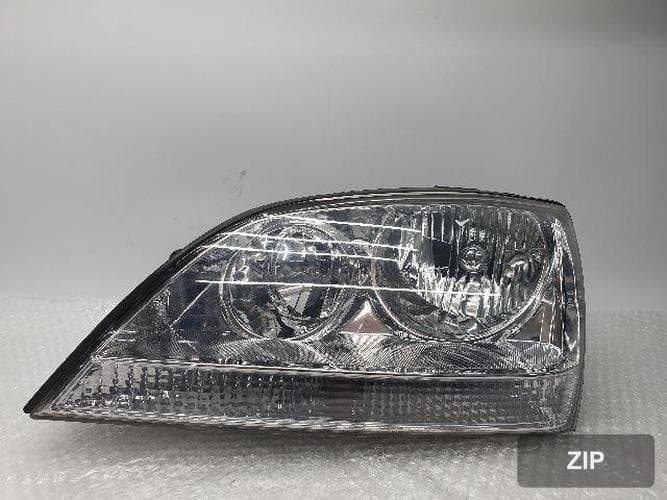 Kia Sorento 2004 — фара левая (водительская)