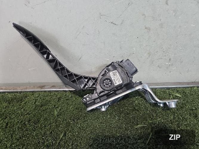 Land Rover Range Rover 2010 — педаль акселератора AH22-9F836-AA