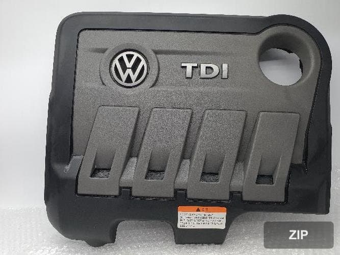 Volkswagen Golf 2012 — крышка двигателя 03L103925AA