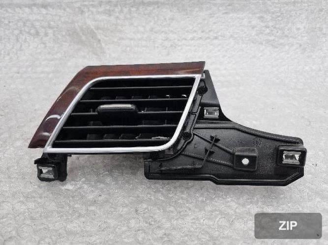 Audi A8 2011 — дефлектор воздуховода 4H1 820 901 A