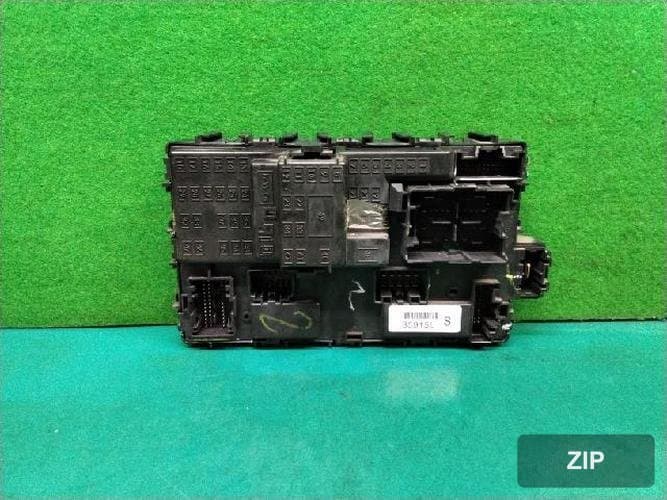 Ford MKS 2014 — блок предохранителей салонный FC3T-14B476-BB