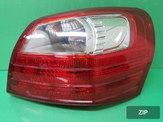 Nissan Rogue 2010 — комбинированный фонарь задний правый