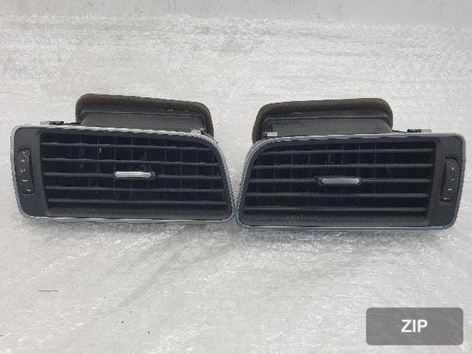 Volkswagen Passat 2013 — дефлектор воздуховода боковой 561 819 704