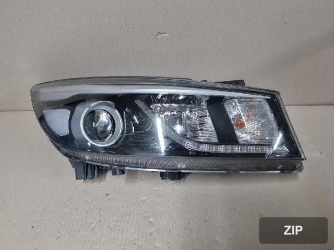 Kia Carnival 2016 — фара правая 92102A9040