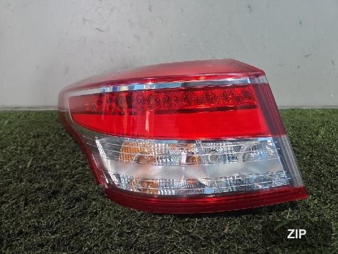 Renault SM5 2015 — комбинированный фонарь задний левый 265554335R