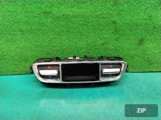 Mercedes-Benz CLS-Class 2019 — кнопка управления климат-контролем A2389050701