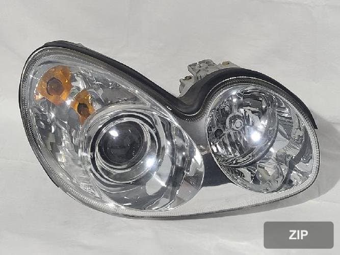Hyundai Sonata 2004 — фара головного света правая