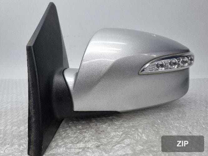 Hyundai Tucson 2011 — зеркало боковое левое (водительское)