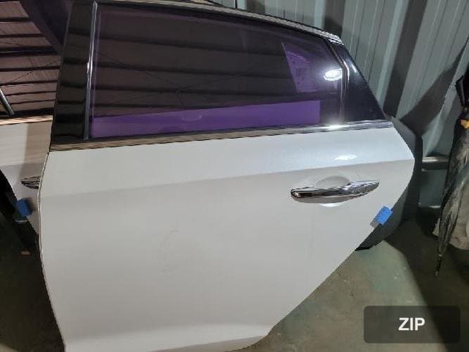 Hyundai Sonata 2015 — дверь задняя левая