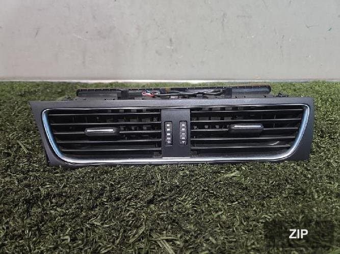 Audi A4 2010 — дефлектор воздуховода 8T1 820 951
