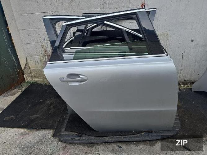Peugeot 508 2014 — дверь задняя правая