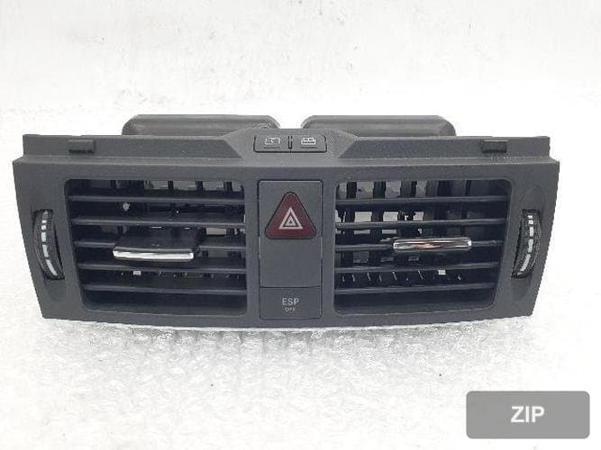 Mercedes-Benz C-класс W204 2010 — центральный дефлектор воздуховода A2048305854