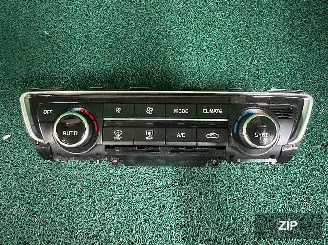Kia K5 2015 — блок управления отопителем и кондиционером 97250D4700