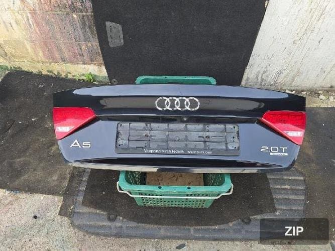 Audi A5 2011 — крышка багажника