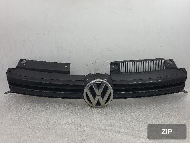 Volkswagen Golf 2013 — решётка радиатора 5K0 853 653 F