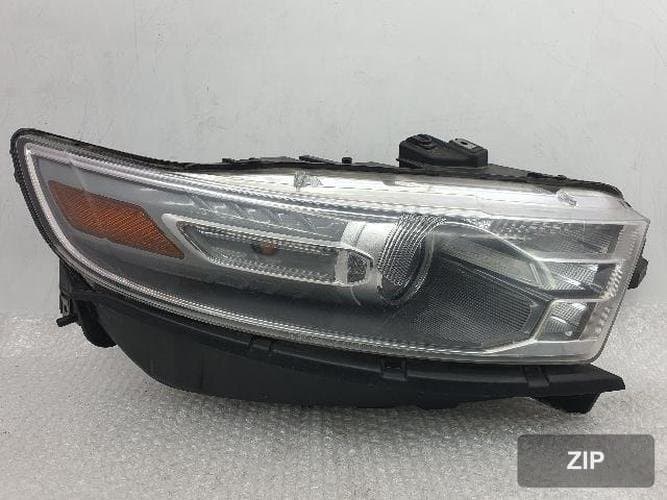 Ford Taurus 2013 — фара передняя правая DG13-13005-AE