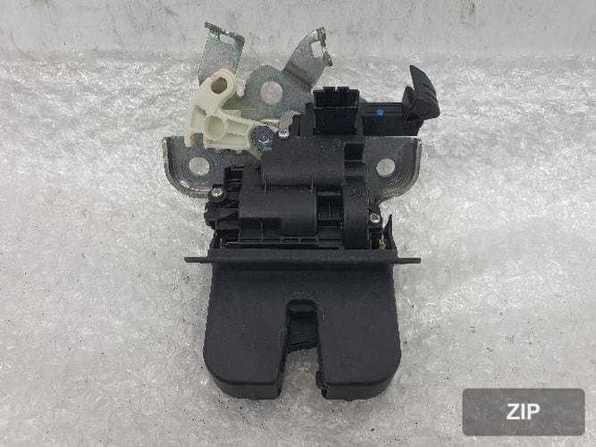 Audi A6 2013 — механизм замка крышки багажника 4H0 827 505