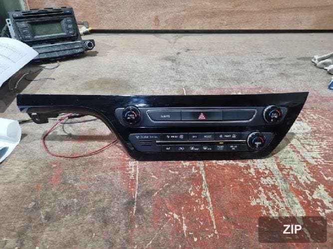 Kia Carnival 2019 — переключатель управления отоплением и кондиционером 97250-A9711 4