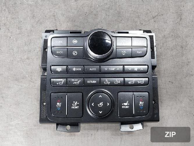 Hyundai Equus 2012 — кнопка/выключатель 3