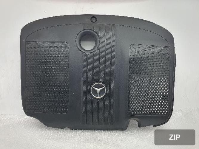 Mercedes-Benz E-Class 2014 — крышка двигателя A651 010 27 67