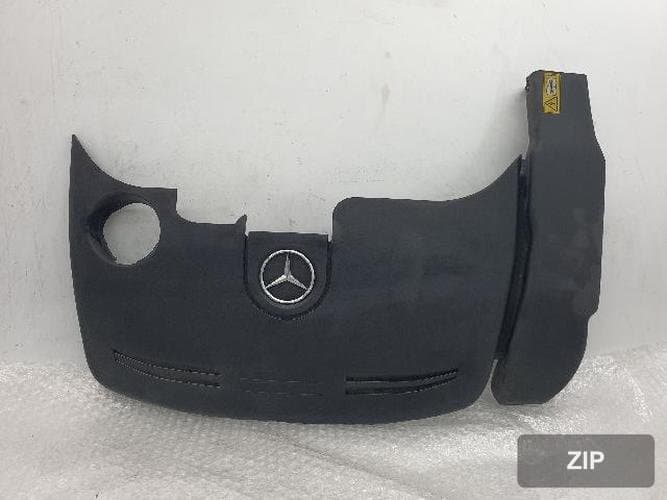 Mercedes-Benz CLS-Class 2013 — крышка двигателя A2760100367