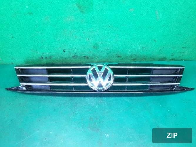 Volkswagen Jetta 2015 — решётка радиатора 5C6853651AJ
