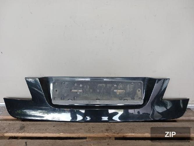 BMW 7 Series 2011 — крышка багажника, черная