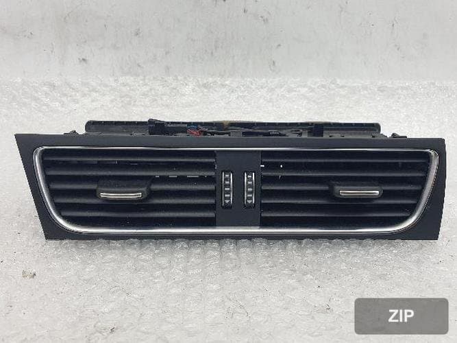 Audi A4 2013 — центральный дефлектор 8T1 820 951 E