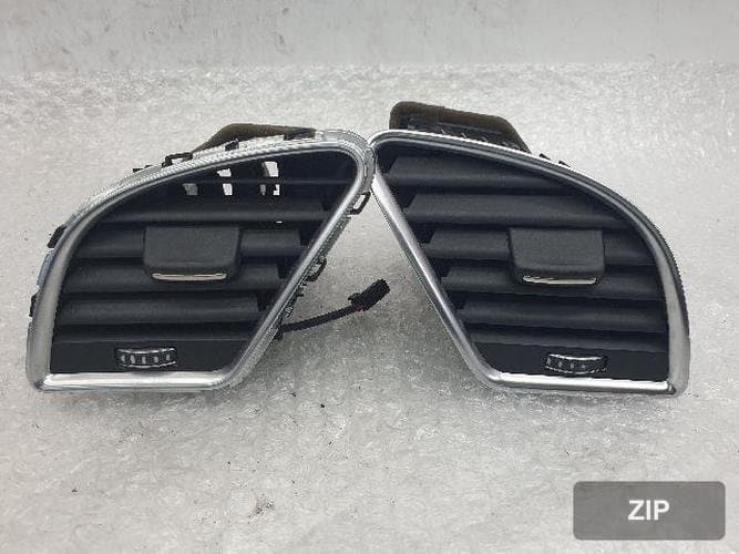 Audi A4 2013 — дефлектор воздуховода боковой 8T1 820 902 G