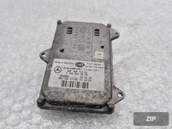 Mercedes-Benz CLS-класс 2010 — балласт HID фары 5DF 008 704-02