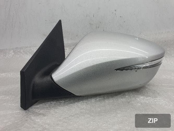 Hyundai Sonata 2013 — боковое зеркало левое с поворотником