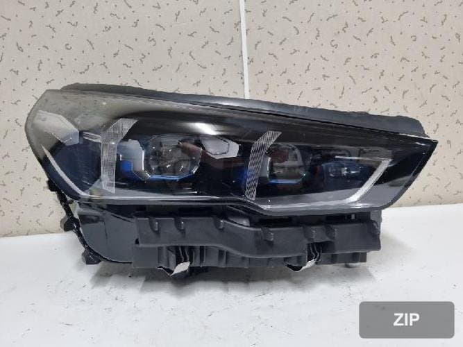 BMW 5 Series 2025 — фара правая 63115A798D2