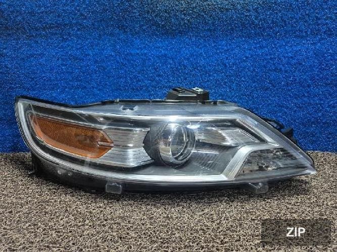 Ford Taurus 2011 — фара правая BG1313005AJ