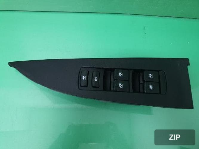 KG Mobility Korando 2012 — кнопка стеклоподъемника переднего левого