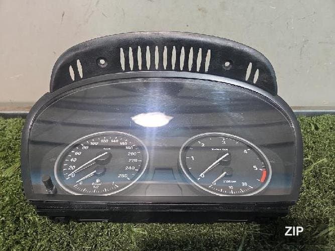 BMW X-Series 2010 — панель приборов 6211 9218 638