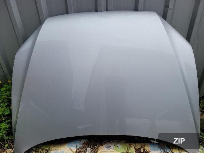 Volkswagen Passat 2014 — капот серебристый