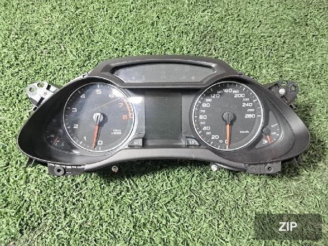 Audi A4 2010 — приборная панель 8K0920930B