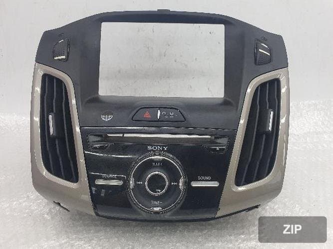 Ford Focus 2012 — панель центральной консоли BM51-18835-DAW