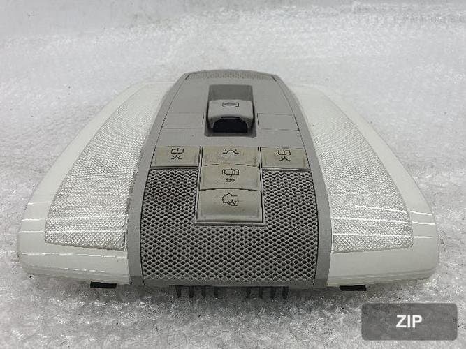 Mercedes-Benz GLK-класс 2010 — плафон салонный A2048201723