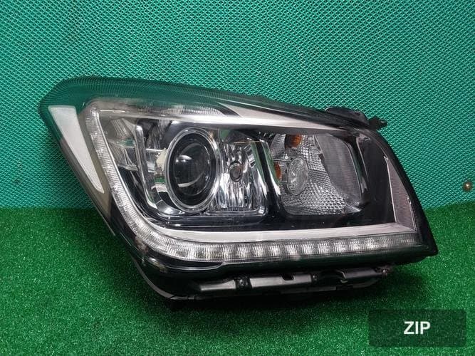 Genesis G80 2016 — фара правая HID