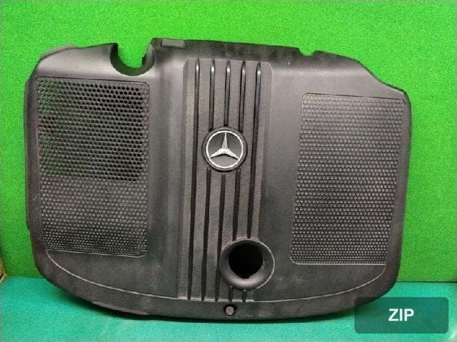 Mercedes-Benz C-класс 2014 — крышка двигателя A6510101467